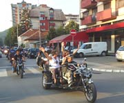 PETI DEFILE bajkera u Trsteniku, ulicama grada prošetao veliki broj motora, oldtajmera i najmlađih, kao i veći broj dama na motorima; Trstenik, 29. avgust 2015.