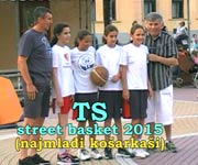 Na otvaranju TS-street basket 2015, prvu utakmicu odigrale juniorke KK Prva petoletka protiv svojih vršnjaka košarkaša; Trstenik, 15. jul 2015. god.